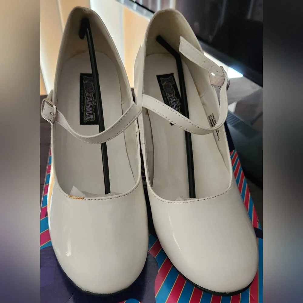 White Babydoll Patent Leather Shoes - Picture 1 of 4